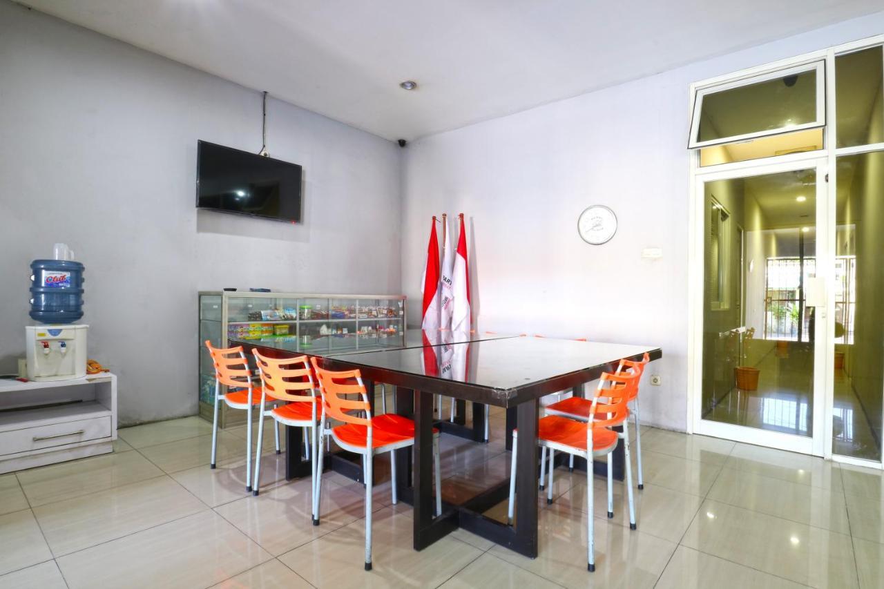 Oranje Gasthuis Hotel Surabaya Exterior photo