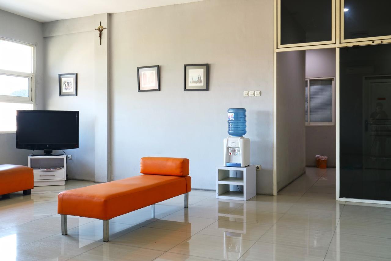 Oranje Gasthuis Hotel Surabaya Exterior photo